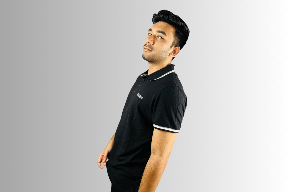 Classic Elegance: Black Men's Polo T-Shirt – Elevate Your Style at Stunner Mart